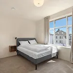 Central Guest House - Bedroom With Private Bathroom