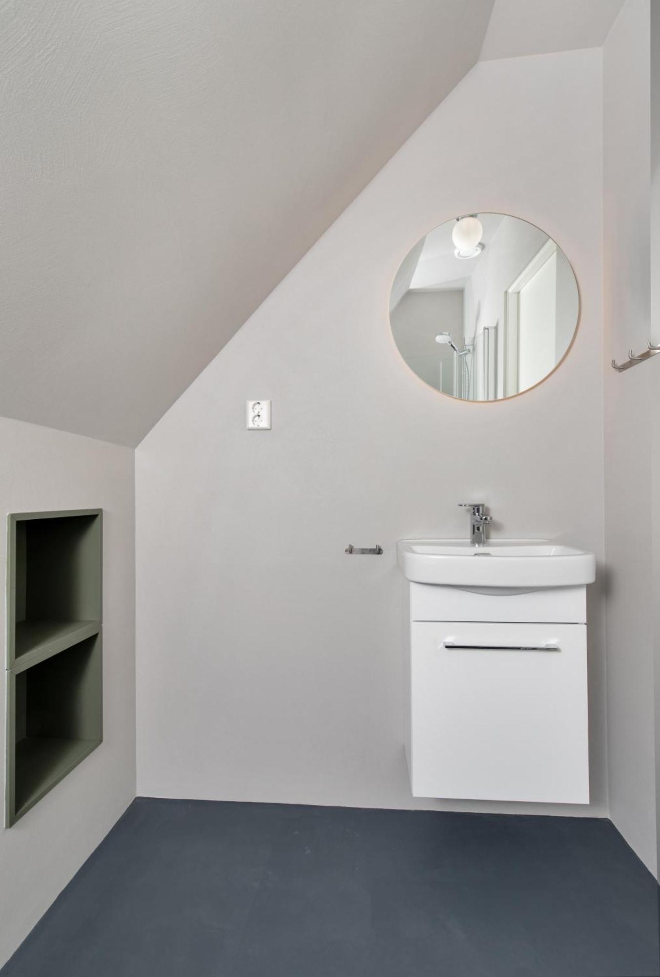 Guest house - Bedroom With Private Bathroom *