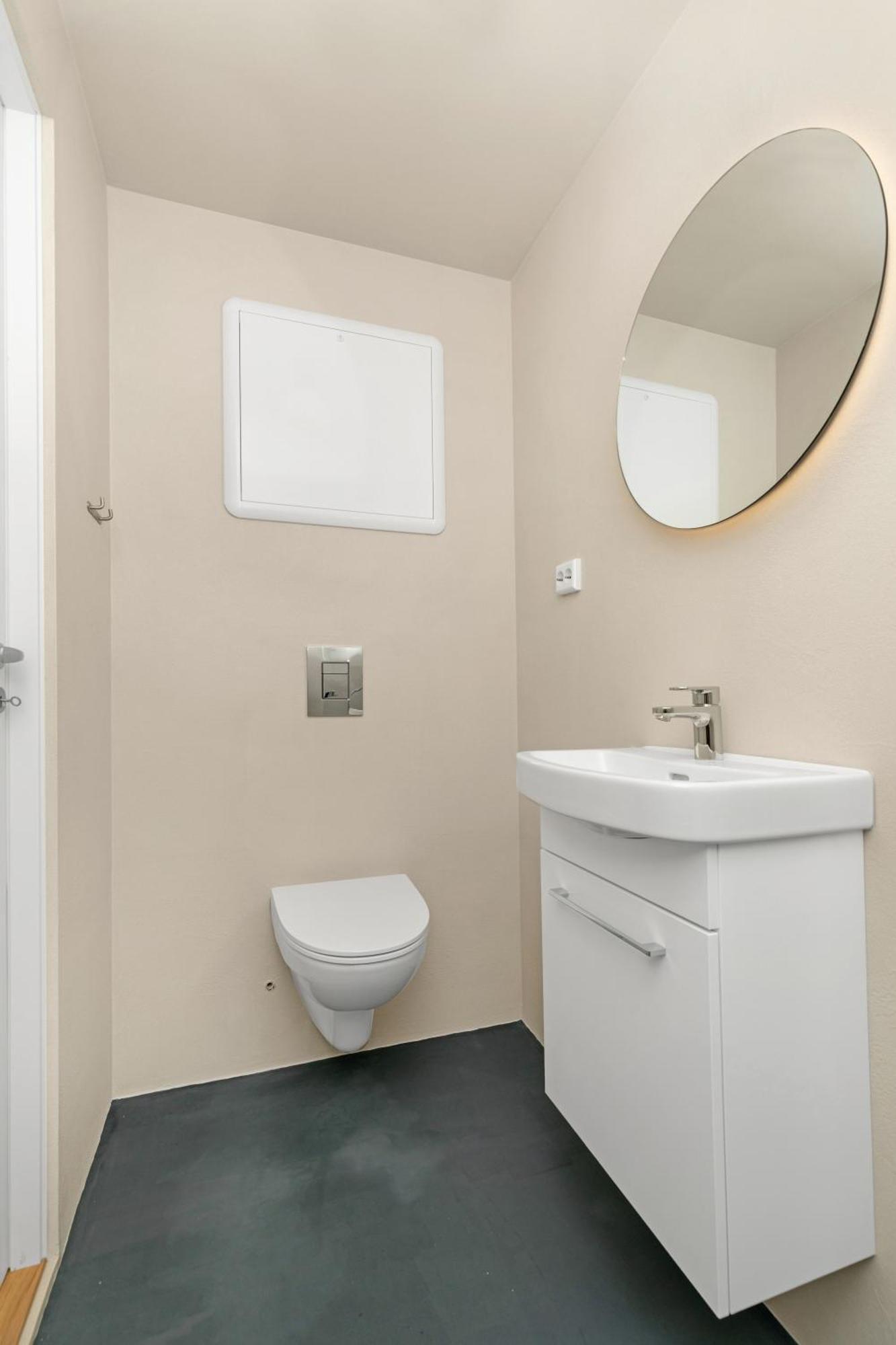 - Bedroom With Private Bathroom Guest house
