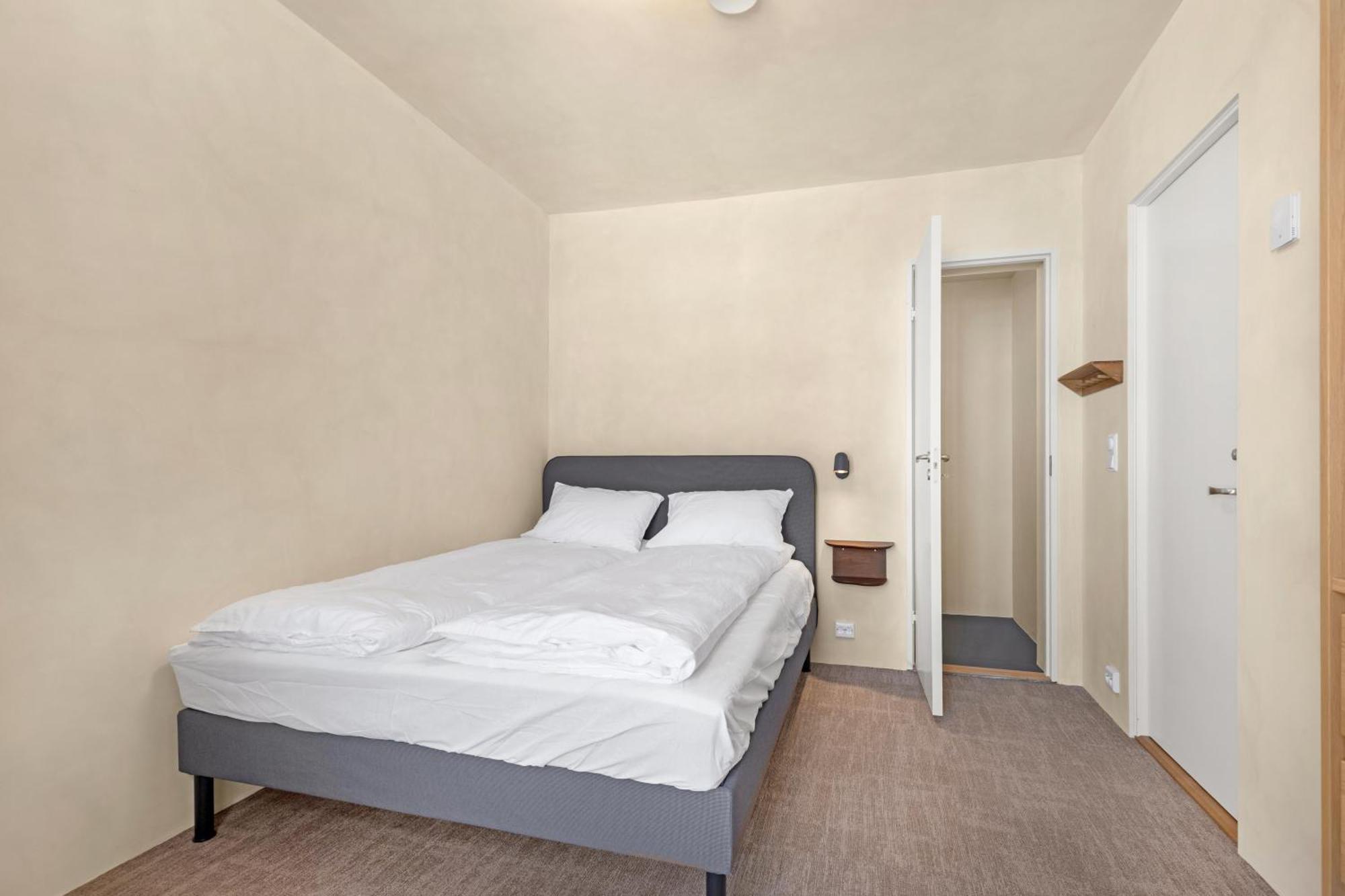 - Bedroom With Private Bathroom * Stavanger