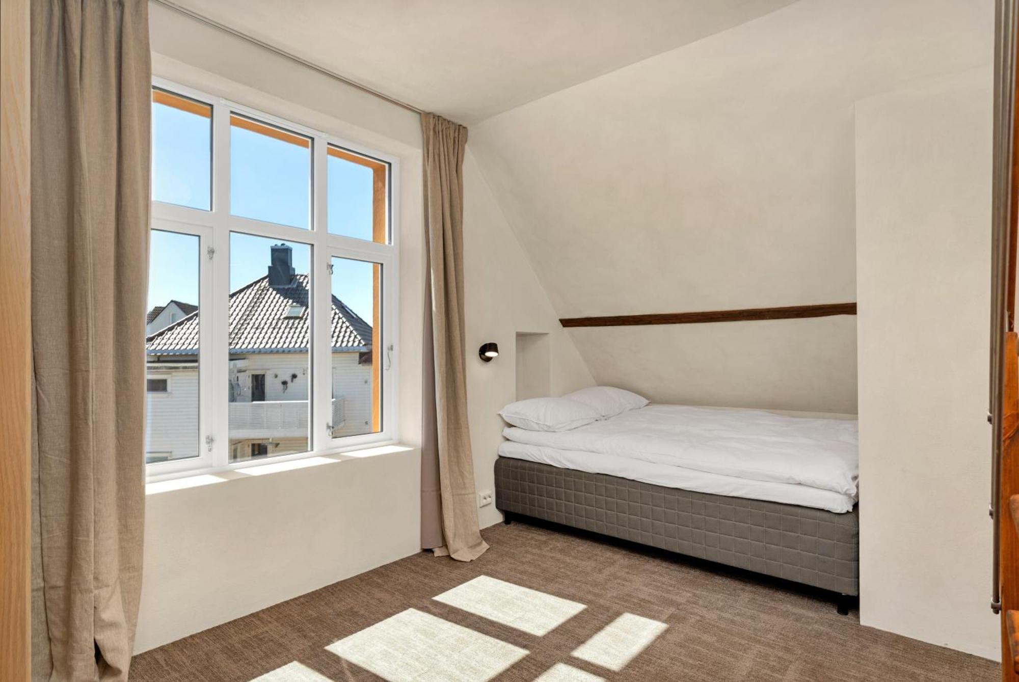 Guest house - Bedroom With Private Bathroom